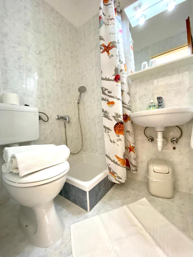 Guesthouse Kurelic Rab Kampor Kültér fotó